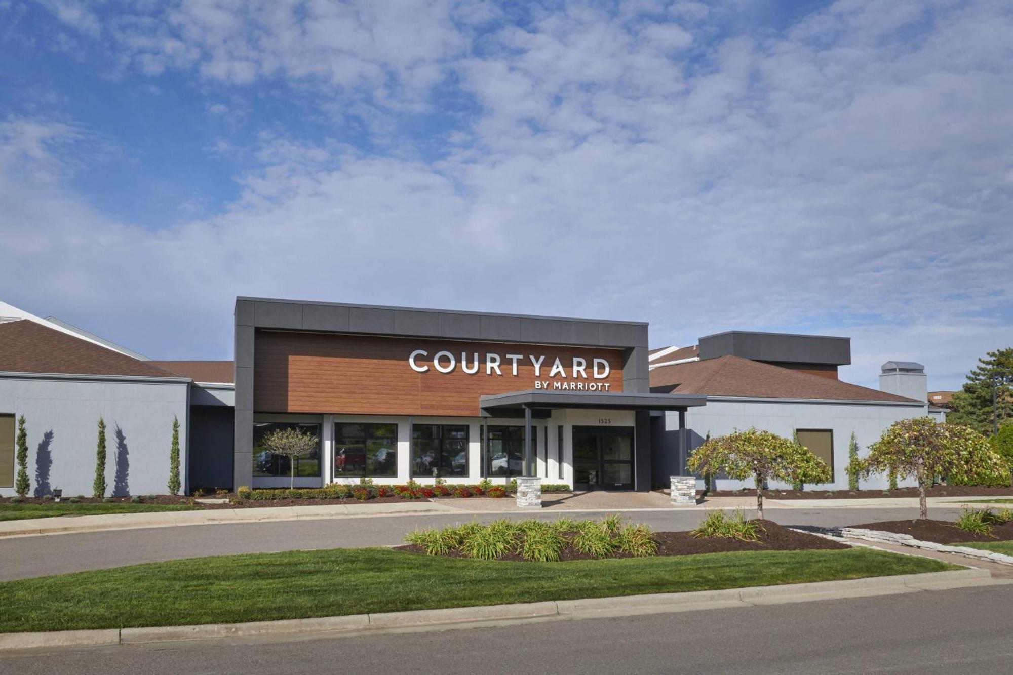 Courtyard By Marriott Detroit Troy Hotel Exterior photo